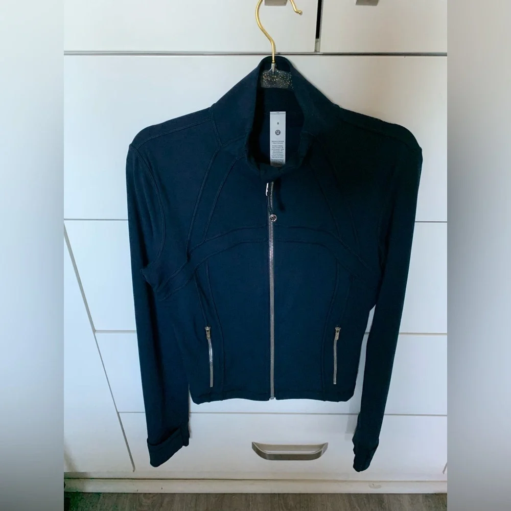 Lululemon Athletica Define Cropped Nulu Jacket size 8 NWOT - Picture 4 of 14